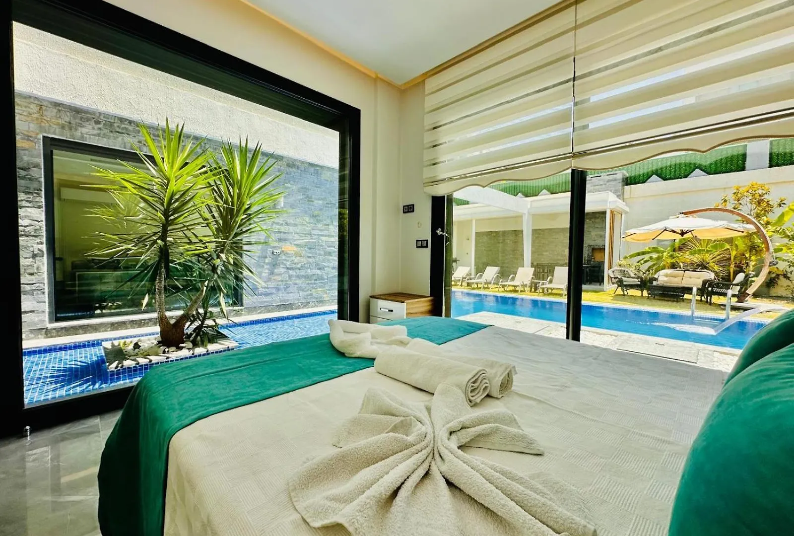 Luxury Villa Swan 5 With Private Pool 쿠사다시